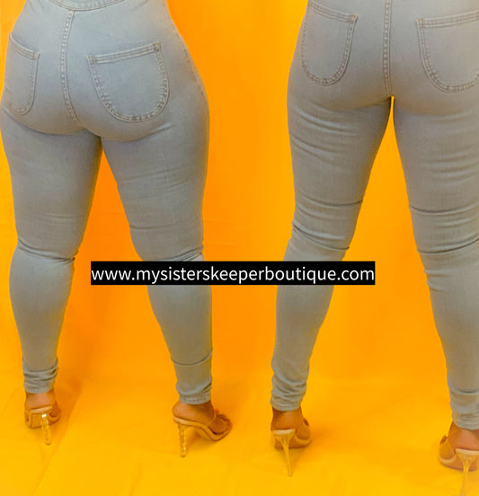 CATCH ME IF YOU CAN STRETCHY COMFORTABLE JEANS (Light Denim) - My Sister's Keeper Boutique LLC